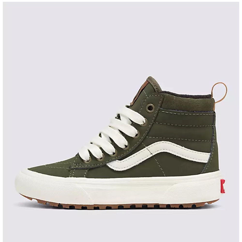Boys water resistant shoe